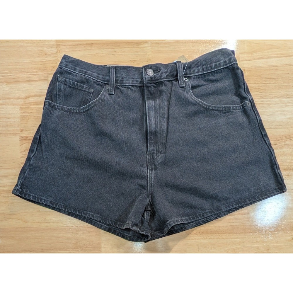 Levis High Waisted Mom Shorts Black Denim Relaxed Fit Size 32 A19650048 NEW